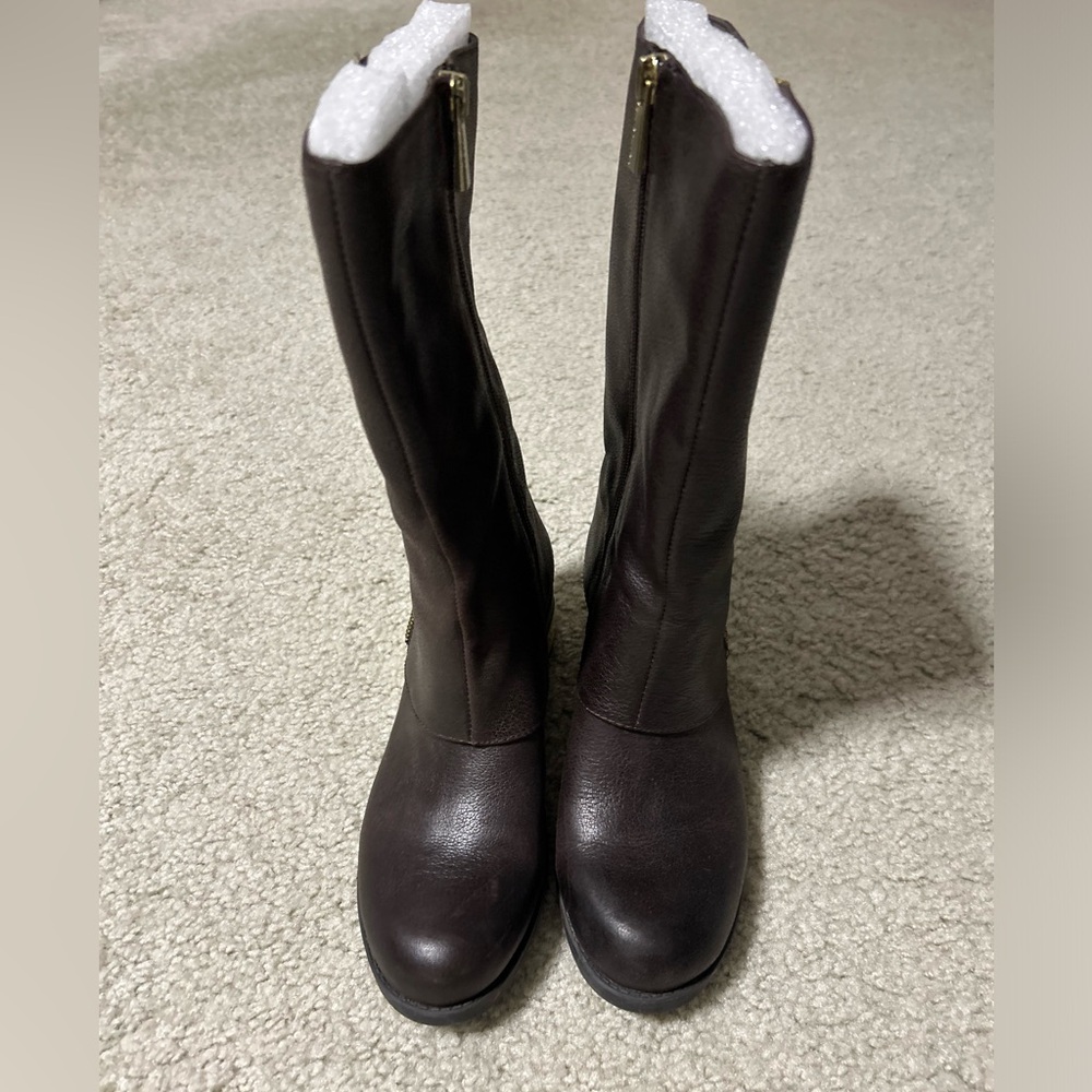 Elegant Brown Leather Boots Worn Once